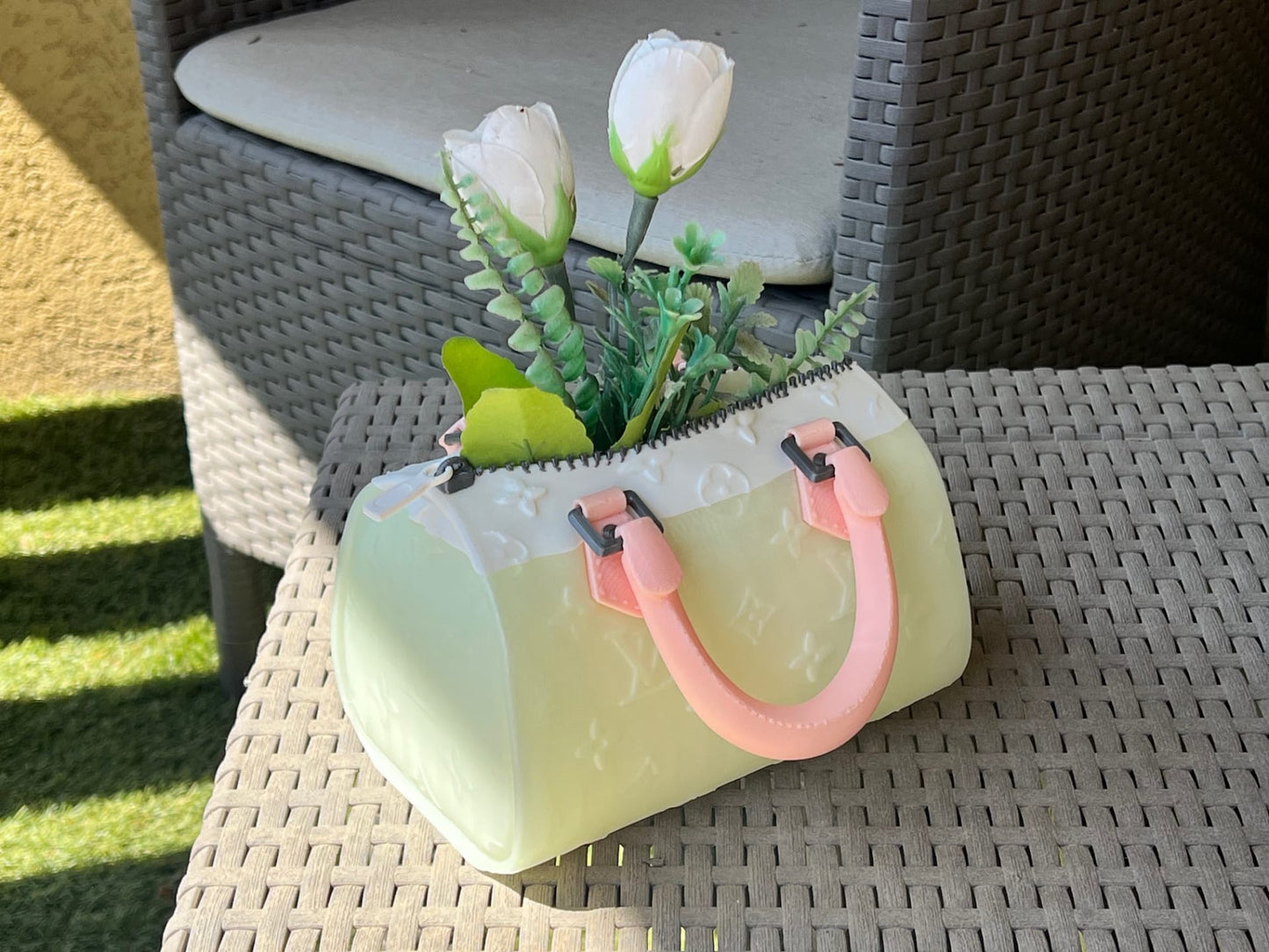 👜 Bolso Jarrón de Diseño – Elegancia que florece
